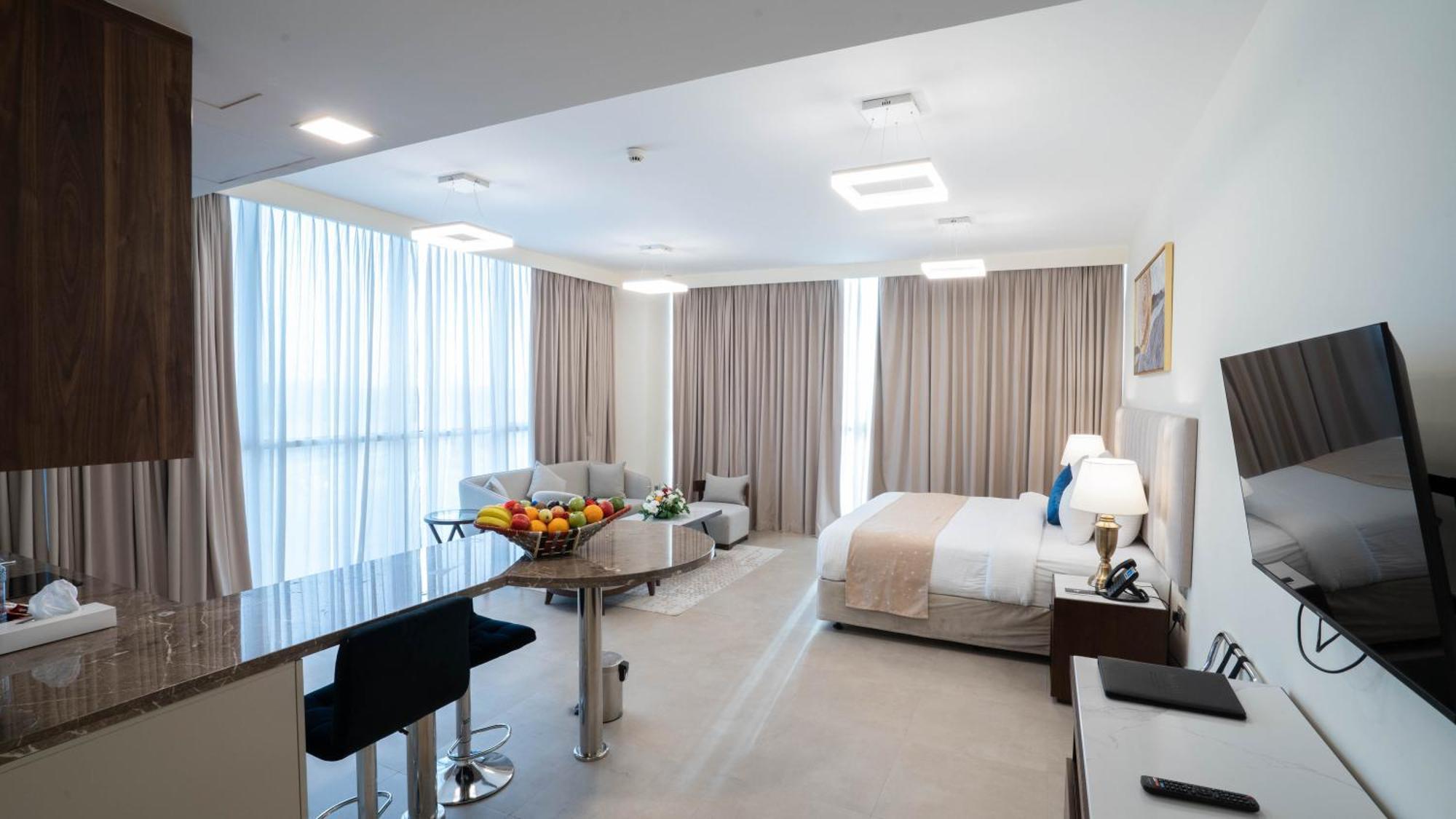 Saray Deluxe فندق أبو ظبي